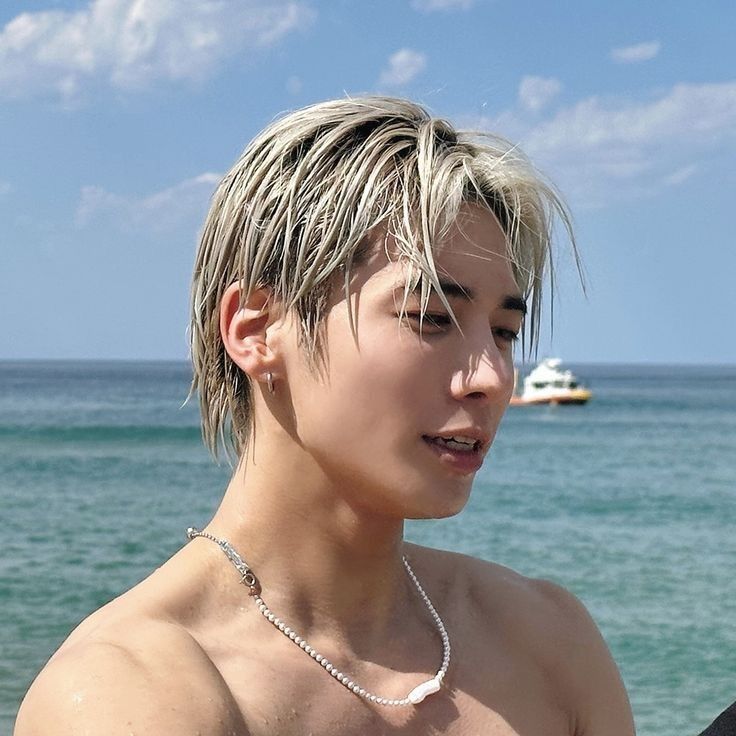 just thought about how official tyunstagram means that photos like these that we used to get on dm or wv are very much gna be OPEN TO ANYONE. im not ready to share him w the locals guys FAWKKKK