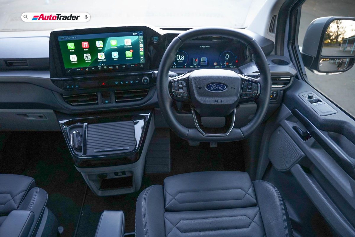 AutoTraderSA's tweet image. What are your thoughts on Ford's updated #MPV in #Titanium spec? We love the new seating arrangement! What is your favourite feature? bit.ly/FordTourneoCus…