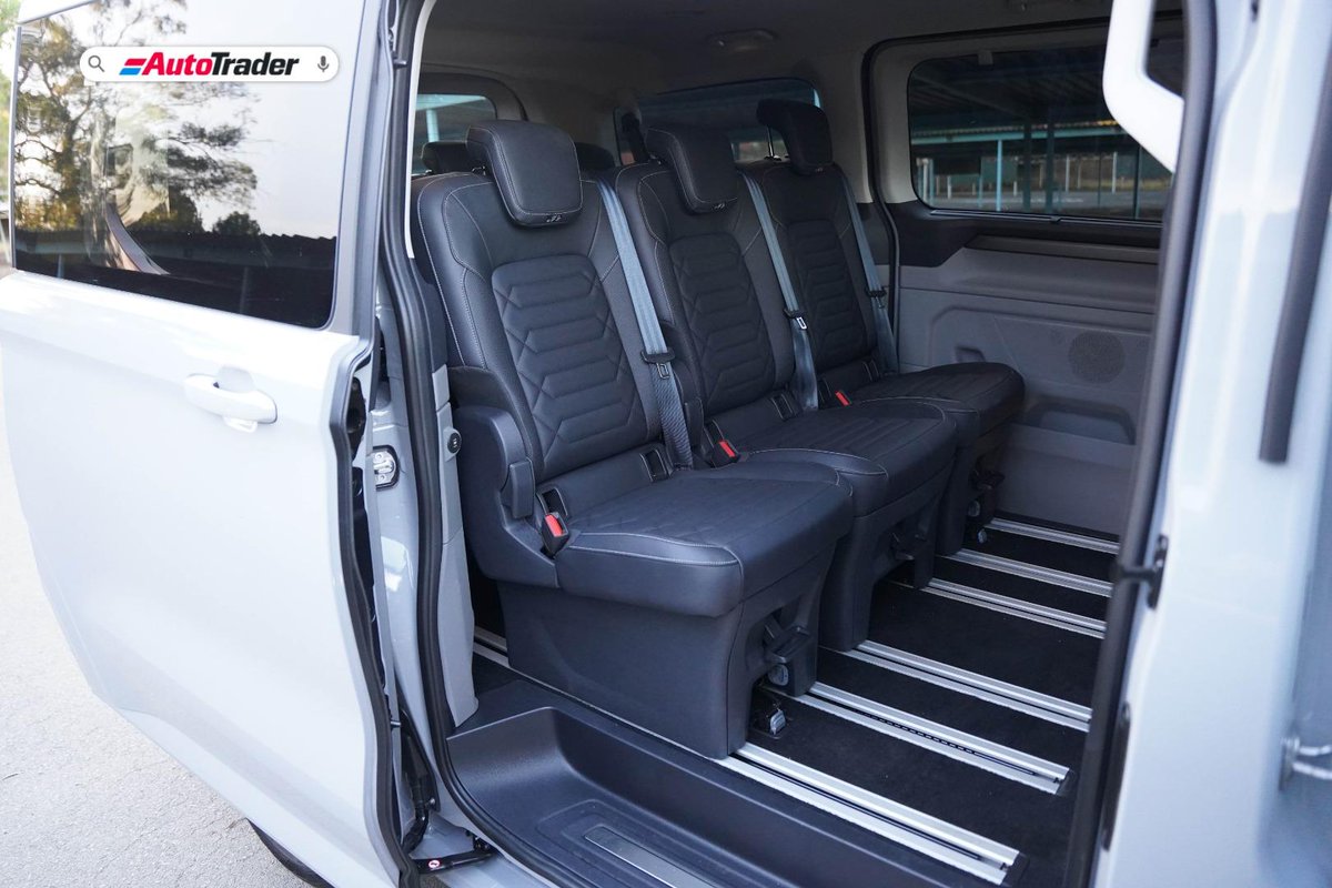 AutoTraderSA's tweet image. What are your thoughts on Ford's updated #MPV in #Titanium spec? We love the new seating arrangement! What is your favourite feature? bit.ly/FordTourneoCus…