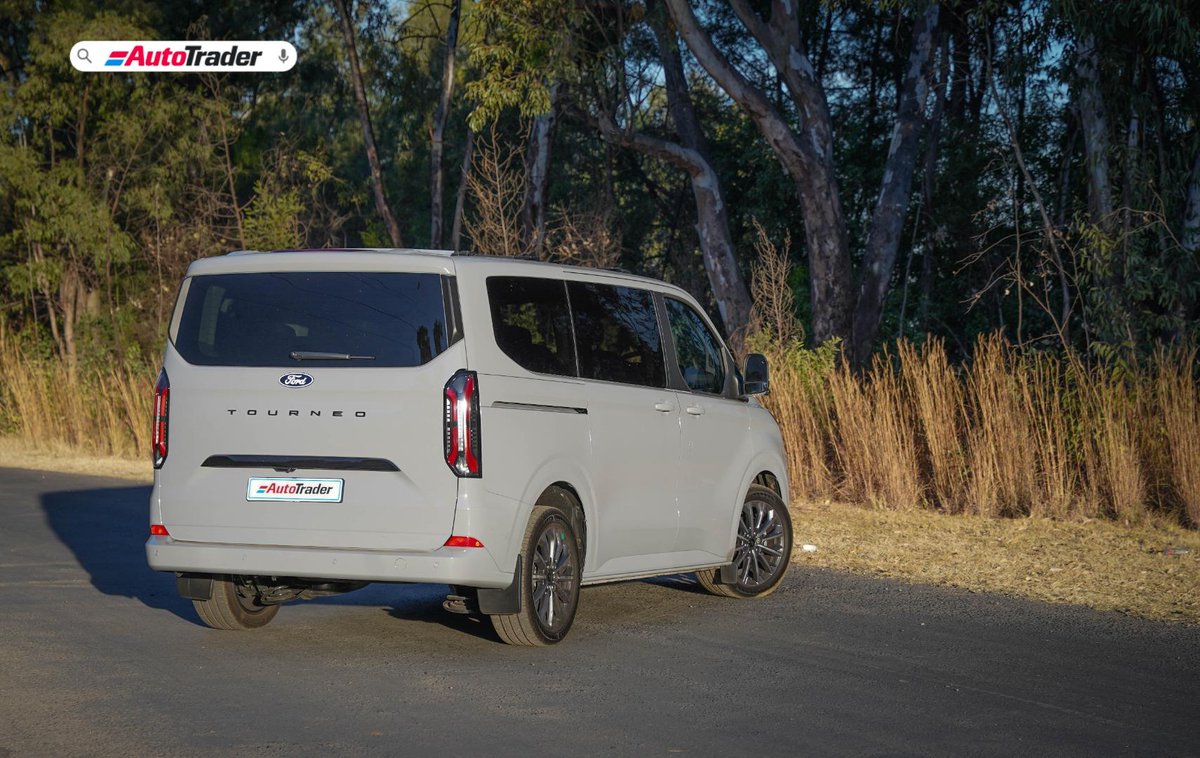 AutoTraderSA's tweet image. What are your thoughts on Ford's updated #MPV in #Titanium spec? We love the new seating arrangement! What is your favourite feature? bit.ly/FordTourneoCus…