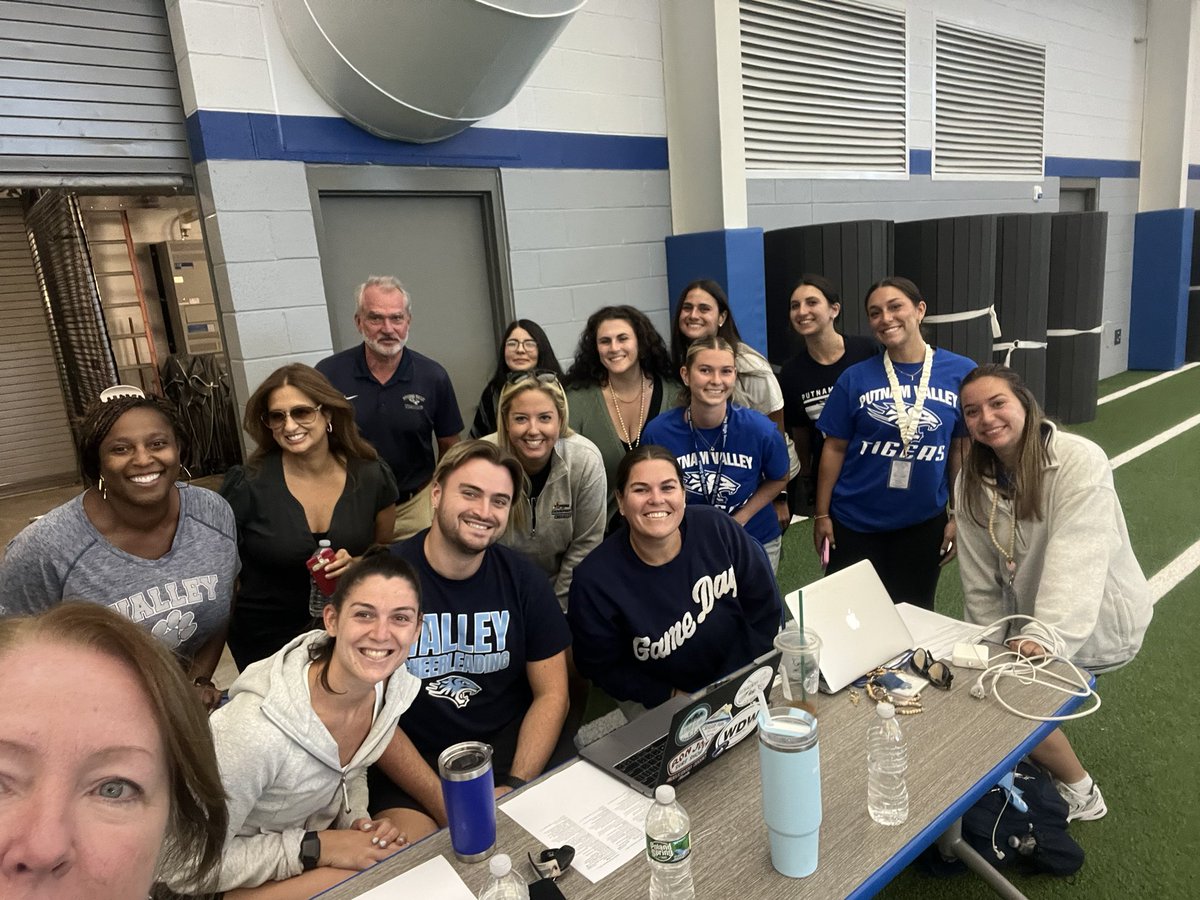 PutnamValleyCSD's tweet photo. Adjusting to new routines, meeting new teachers&amp;classmates, and tackling challenges with determination, our students and staff are proving that resilience isn’t just about bouncing back—it’s about moving forward stronger. Community-opportunity -resilience-empowerment. #COREValues https://t.co/wKQXtqX6xj