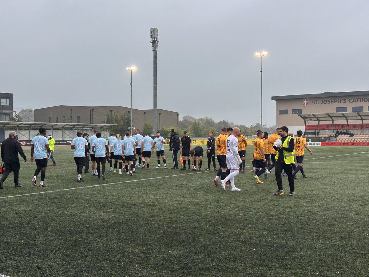 McDscrote's tweet photo. Just a few photos from yesterday’s charity match at Arbour Park. @sloughtownfc Legends 6-2 @interlegendsfc #sloughtownfc #rebels #interlegendsfc #COYR #alltherebels #rebelarmy #charitymatch https://t.co/10vJnctGpV