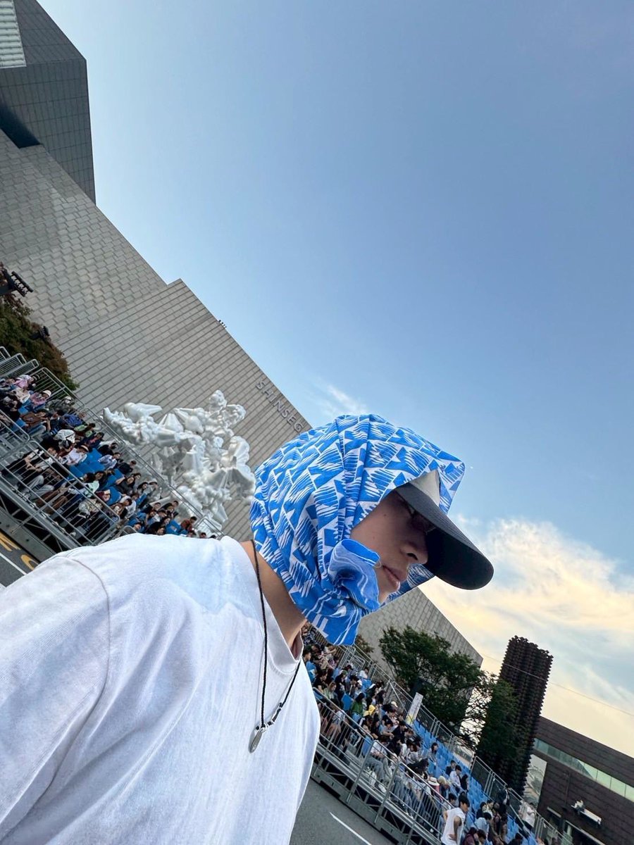 16FLOW LOGO TENUGUI

FORGET NEVERのプロジェクト「16FLOW」のロゴがパターンで配置された手ぬぐい。
タオル代わりや、バンダナ代わりに。頭に巻いてもよし、腰に下げても良し、使い方無限なアイテム。

▼商品ページ
forget-never.com/items/68d6828a…

#forgetnever #フォーゲットネバー