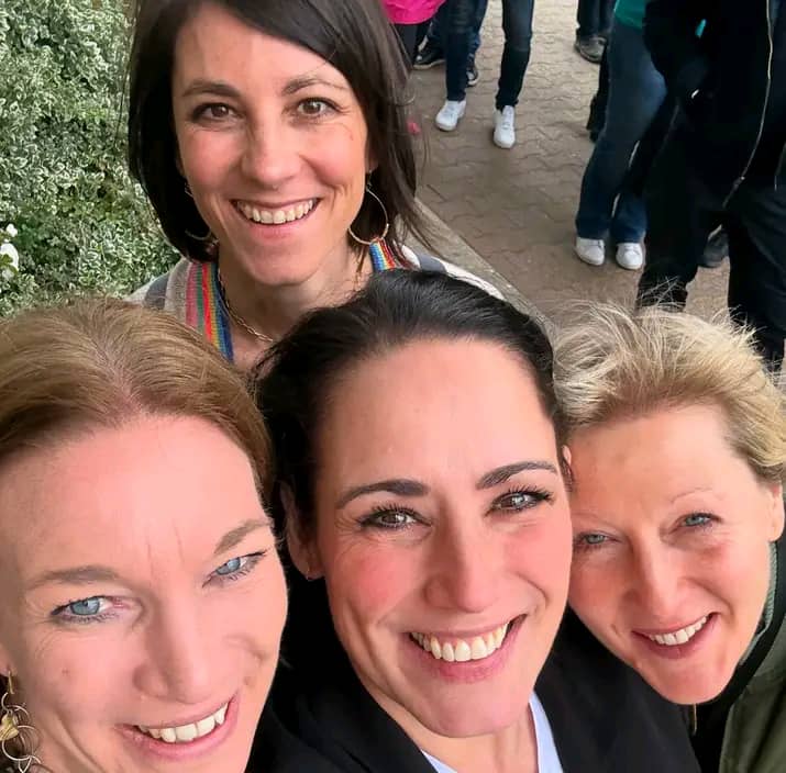 Ollivia1234's tweet photo. Grace, laughter, and genuine friendship surrounded by strong, beautiful women who make life brighter. 💫 #TimelessMoments #EleganceInSimplicity https://t.co/f8JnJMBfSX