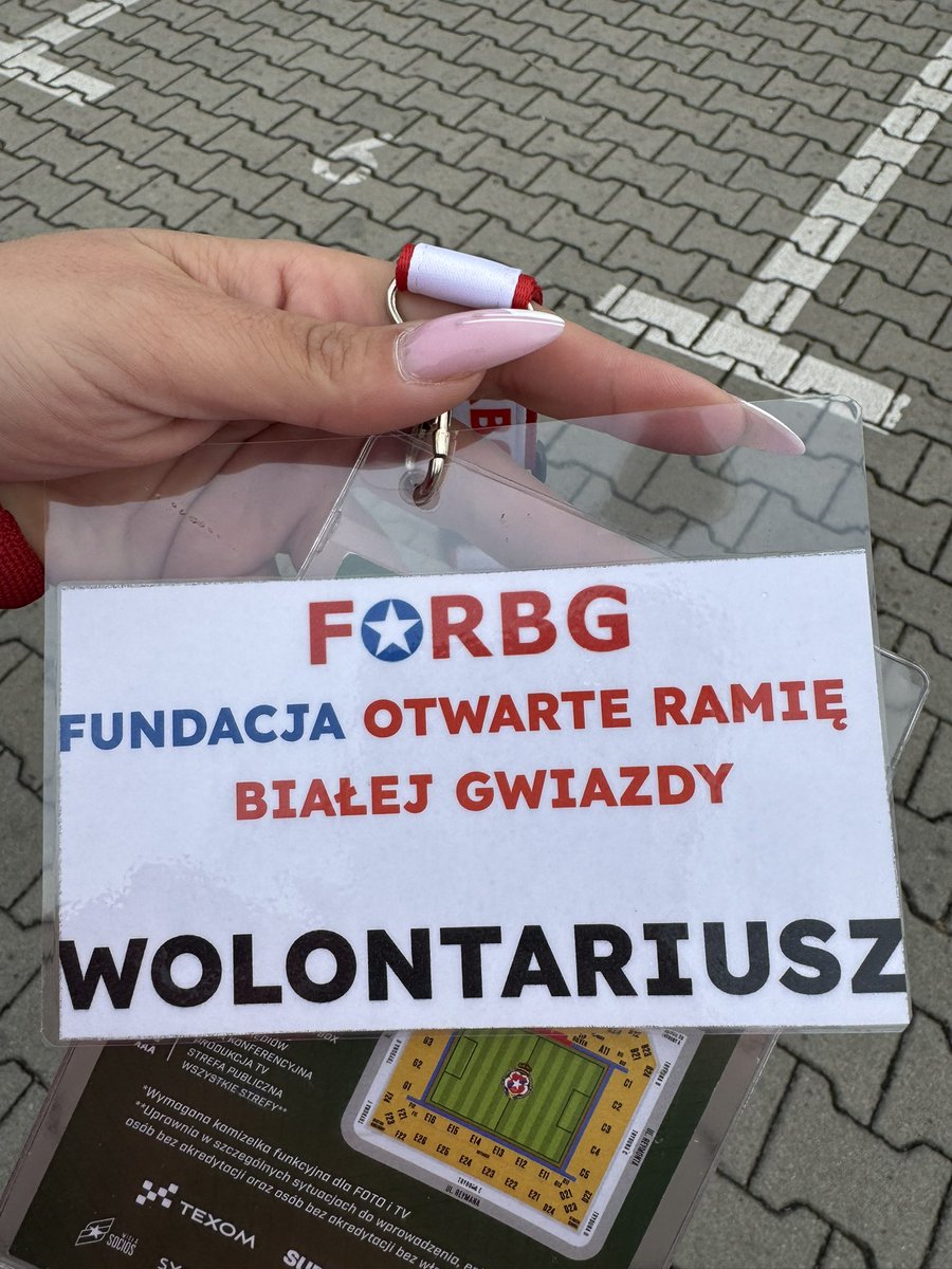 Tu Dziewczyny z Reymonta i Fundacja Otwarte Ramię Białej Gwiazdy - FORBG 🤝🏻

Jesteśmy już, szukajcie osób z identyfikatorami przed wejściami na sektory i w okolicach stadionu!