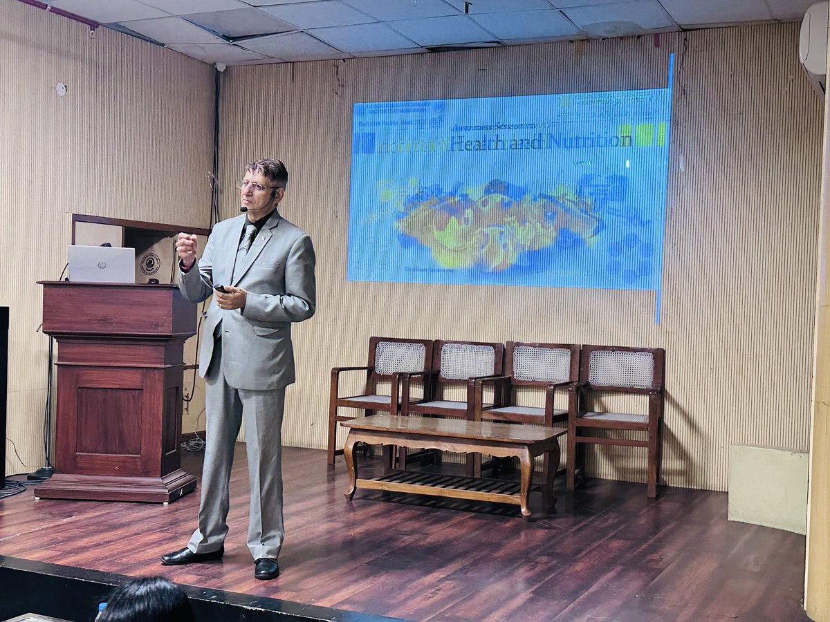 TSCSLibrary's tweet image. Organised an awareness session on ‘Health and Nutrition’ today in the Library.
Resource person: Dr Manu Jatana @RrrlfKolkata 

#RashtriyaPoshanMaah
#HealthandNutrition
#poshanmaah2025