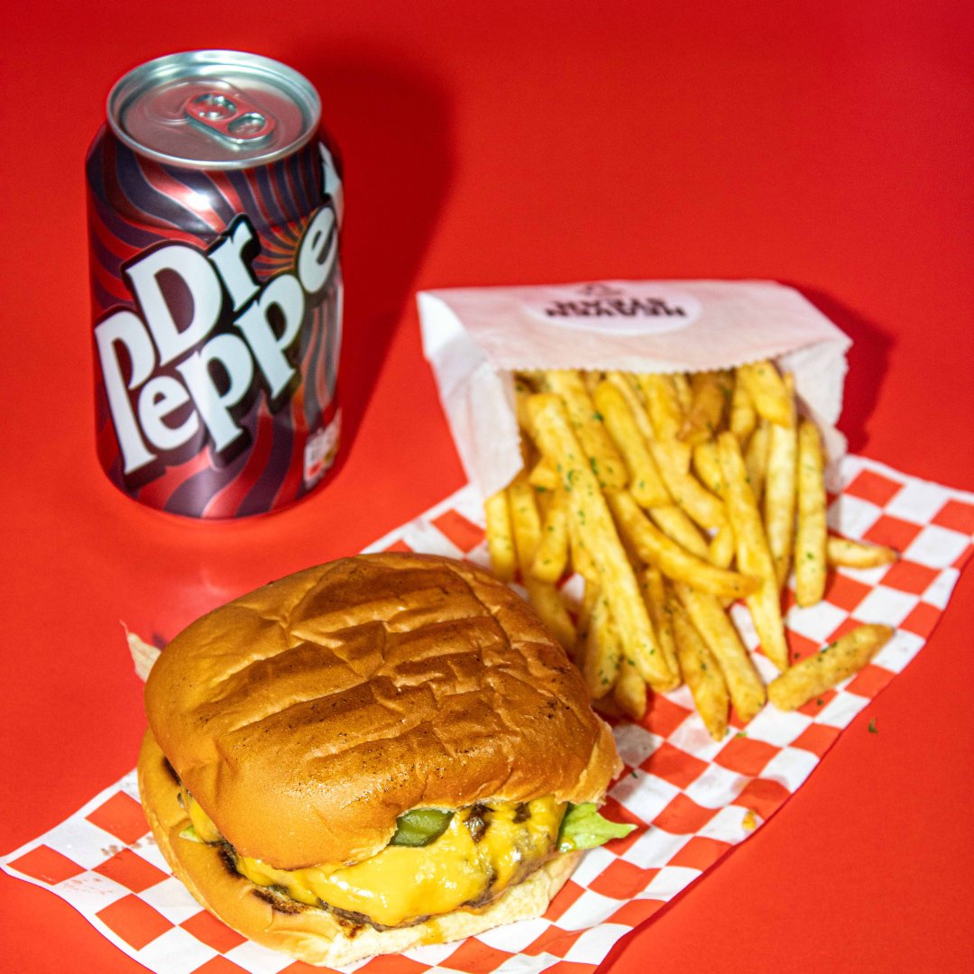 🎉 New In-House Deals! 🎉
🍔 Thu: 2 Cheeseburgers + 2 Fries + 2 Beers/Softs – £8
🥩 Fri: Cheesesteak/Steak ‘n’ Fries + Beer/Soft – £8.99 (from 5 PM)
🍗 Sat: 6 Wings + 2 Sides + Beer/Soft – £9.99
Dine in &amp; tag your crew! 😋