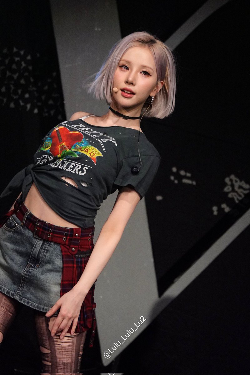Lulu_Lulu_Lu2's tweet photo. 250926 💟

#VIVIZ #비비지
#EUNHA #은하
#NEW_LEGACY_in_NORTH_AMERICA https://t.co/A0KB8cxw67