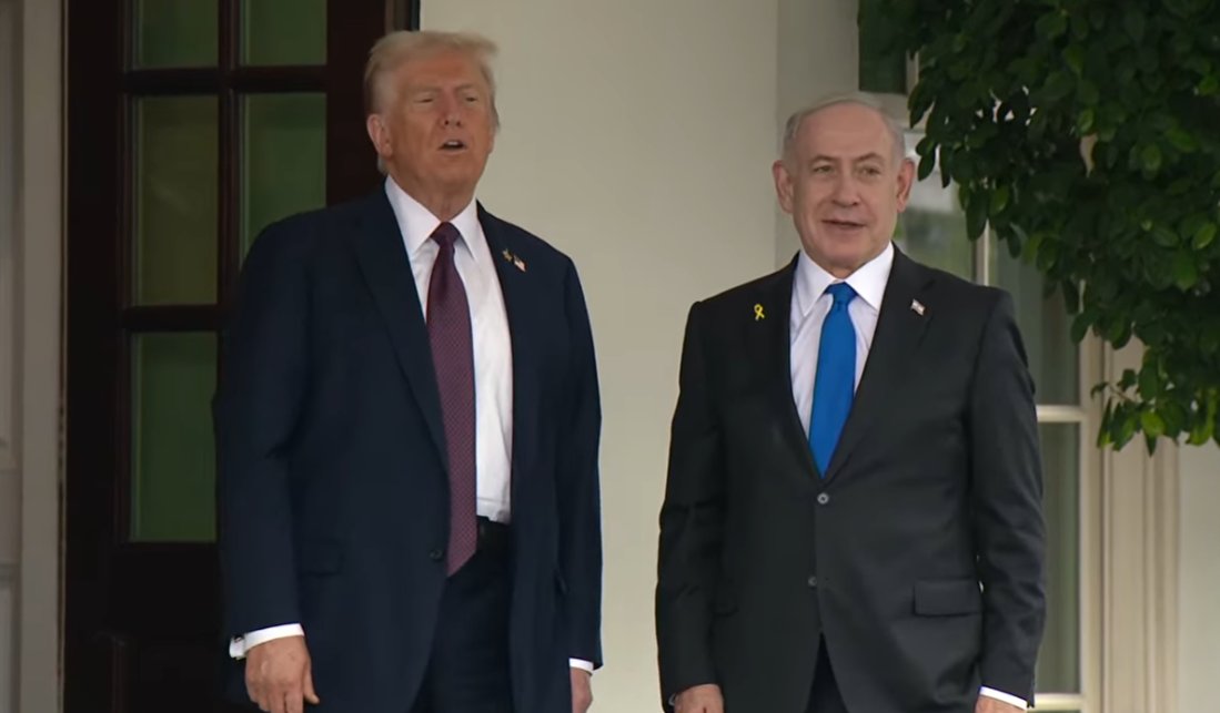 DeItaone's tweet photo. NETANYAHU ARRIVES AT WHITE HOUSE, GREETED BY TRUMP https://t.co/tsJH9VGbV9