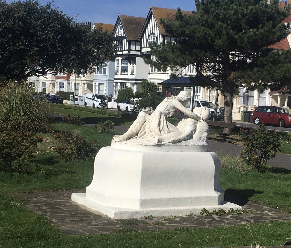 1066shrimprail's tweet photo. Edith and Harold, West St Leonards gardens. Stagecoach bus routes 98/99 from Hastings station and sea-front @friendsofedith⁩ https://t.co/vQWsoNXw0I