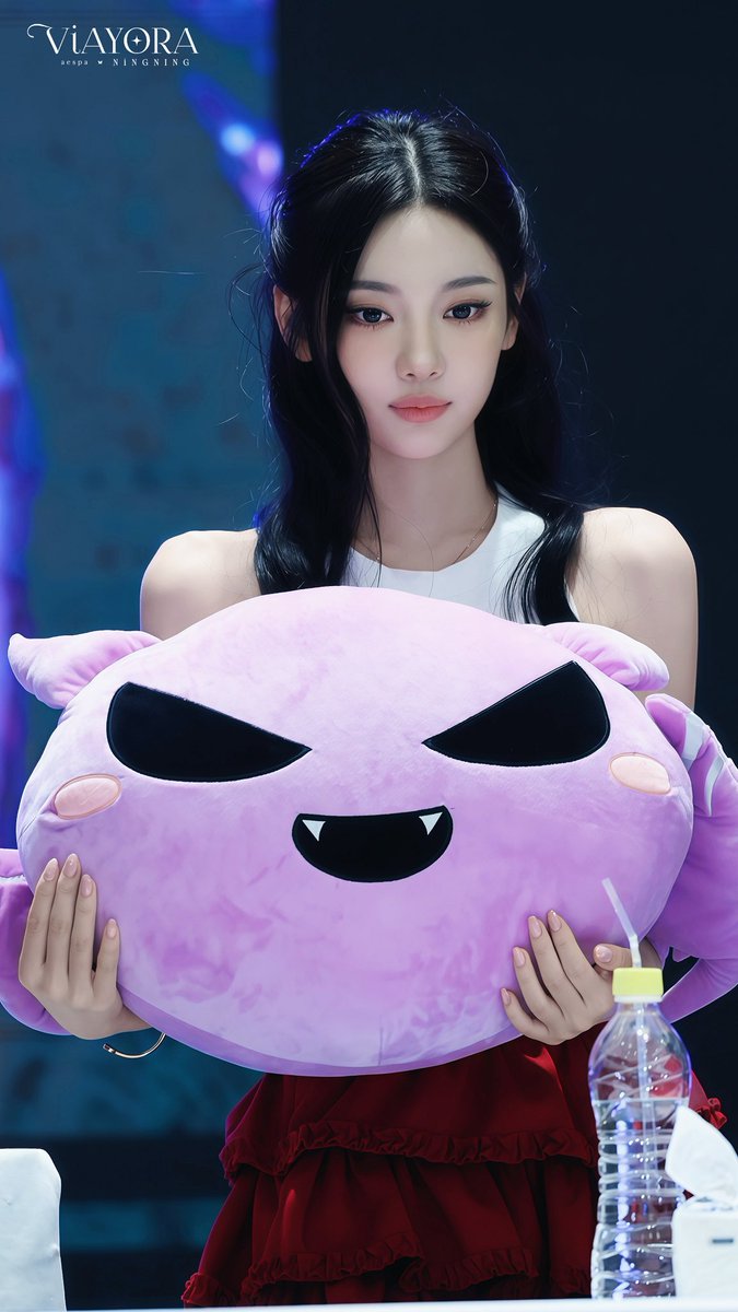 250928 PPMQ fansign day2

#닝닝 #NINGNING  #宁艺卓 #에스파 #aespa #宁宁 #寧藝卓 #寧寧 #AESPA