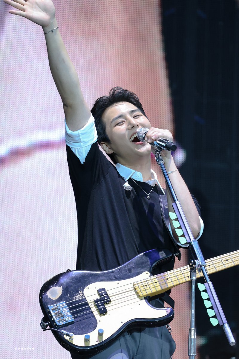 250830 
내가 아는 가수 중 가장 행복하게 노래하는 가수야...
#영케이 #DAY6 #YOUNGK