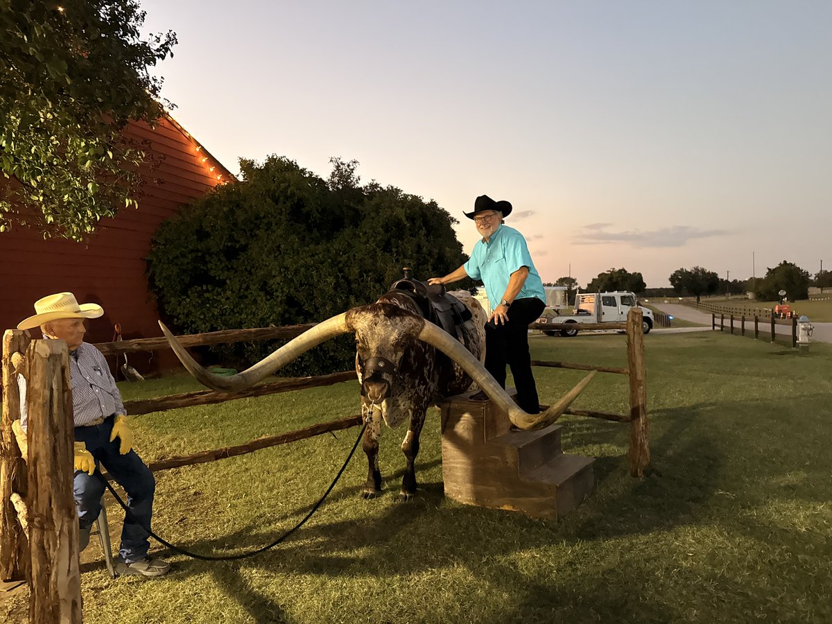 exponenthr's tweet image. Hooked on supporting our clients! 🤠🐂
We had a great time attending the iCode Conference Codiecon last week with one of our incredible clients, @ManagedStaffing. Always a pleasure to connect and be part of the fun!
#ClientPartnership #RodeoReady #ExponentHR