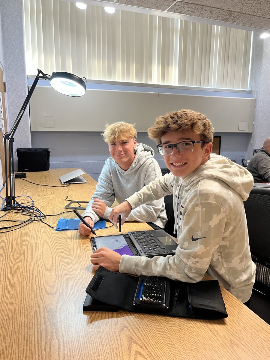 Maconaquah Tech tweet media