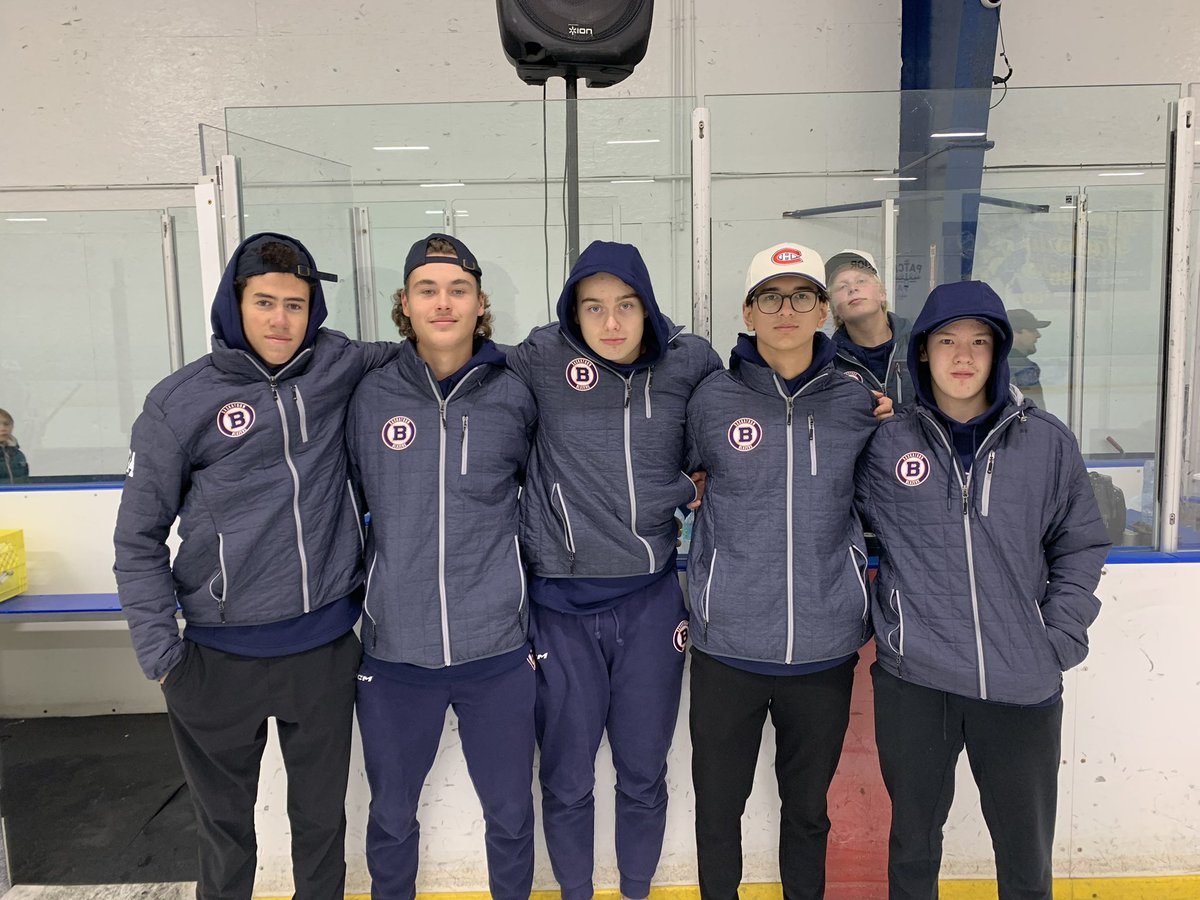 🔥🫱🏻IN THE COMMUNITY🫲🏻🔥

The Blazers players were out this weekend lending a hand at the Evan Thomas U13AA Memorial Tournament

It was a terrific weekend of hockey to help out with! Congratulations to all the teams and best of luck with your season!

#ETMemorialTournament💚💛