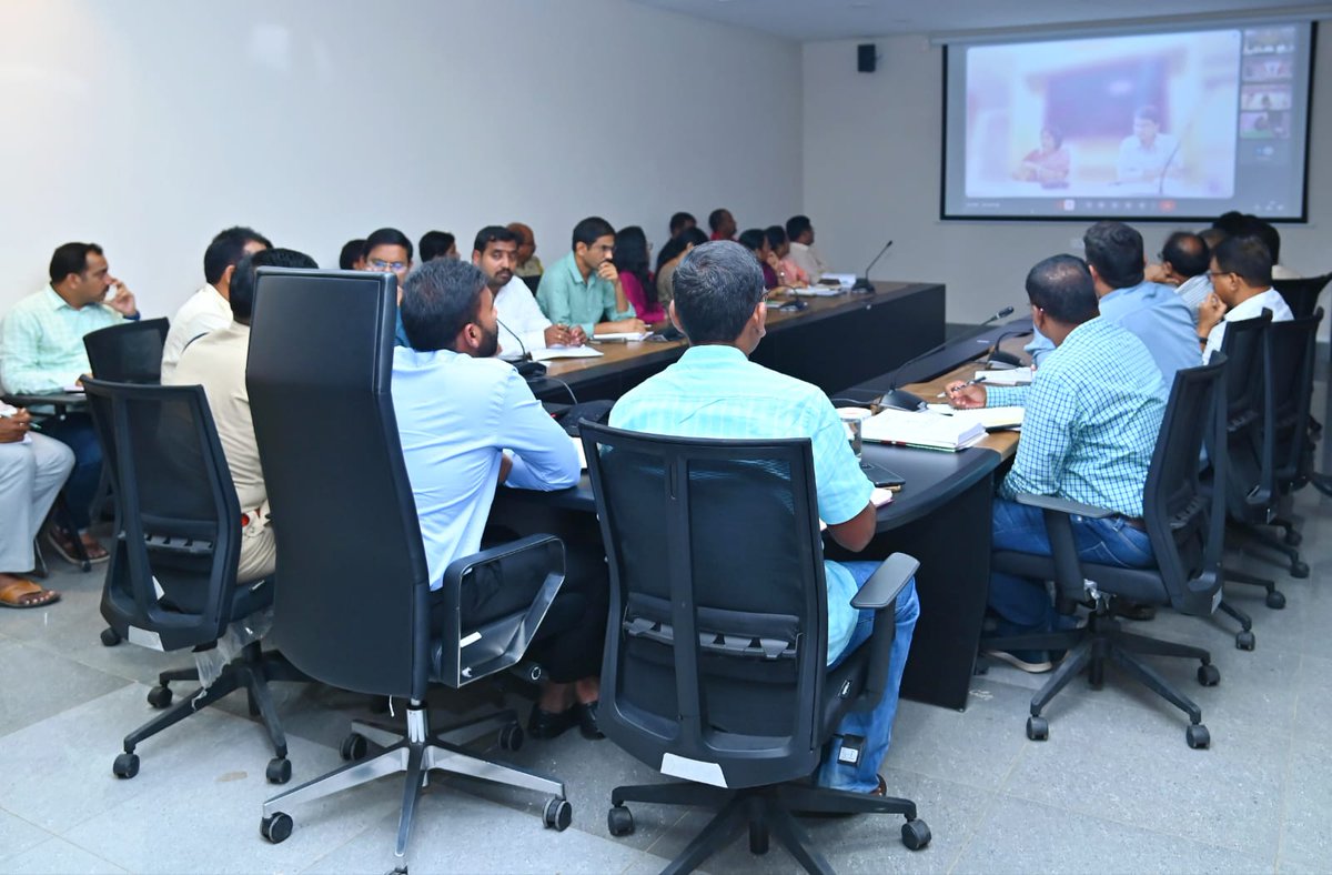 *ఎన్నికల ప్రవర్తన నియమావళి నిబంధనలను తూ.చ. తప్పకుండా పాటించాలి....  రాష్ట్ర ఎన్నికల సంఘం కమీషనర్ రాణి కుముదిని*

**స్థానిక సంస్థల ఎన్నికల నిర్వహణపై వీడియో కాన్ఫరెన్స్ ద్వారా సమీక్షించిన ఎన్నికల సంఘం కమీషనర్*

ఎన్నికల ప్రవర్తన నియమావళి నిబంధనలను తూ.చ. తప్పకుండా పాటించాలని రాష్ట్ర