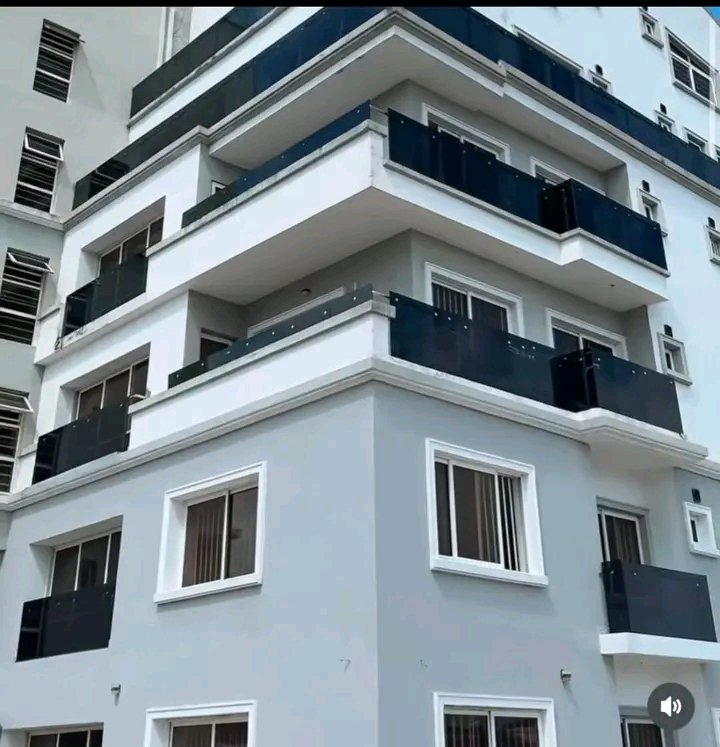 knowledge73781's tweet photo. BBNaija season 4 winner, Mercy Eke gifts herself a 450 million Naira mansion for her 31st birthday. Join us in celebrating her. 

#BBNaija #BBNaijaS10 #Knowledgemedia https://t.co/UxHc9233Xx
