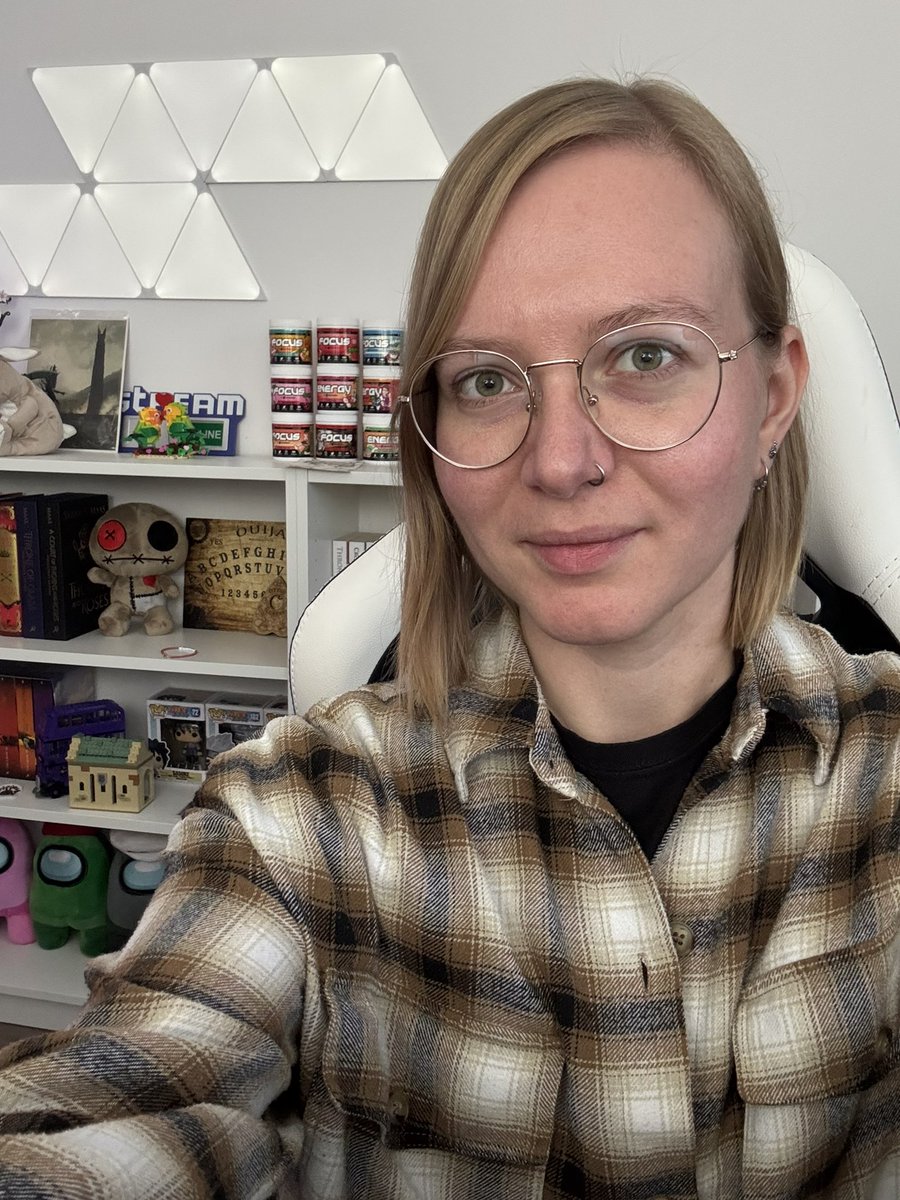 KimKatGames 🦜 tweet media