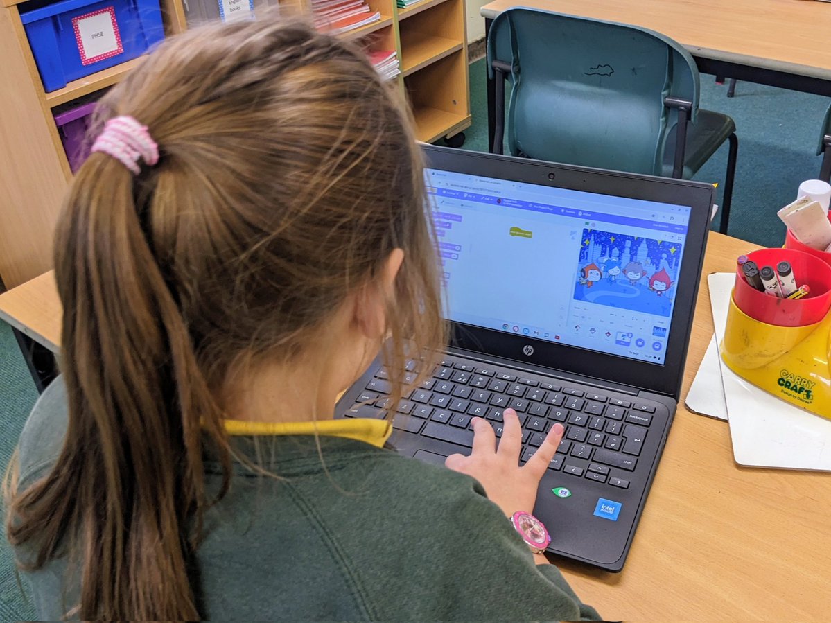 BobBilsland's tweet image. My favourite part of the new academic year and @CodeClub, the Space Talk project. Today taking new children at St James&apos;s West Malvern through this project and seeing their reactions to making their aliens &quot;talk&quot;.