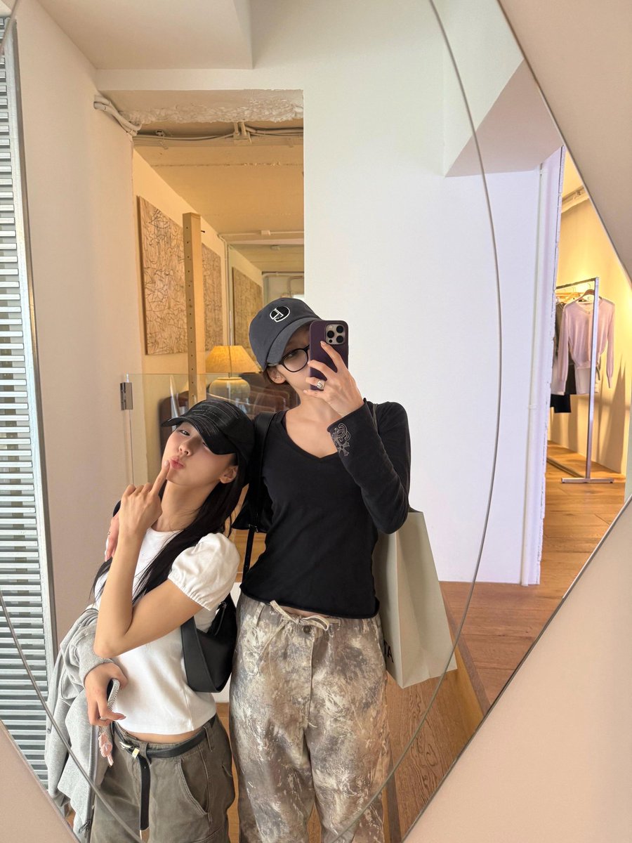ฅ^•ﻌ•^ฅ tweet media