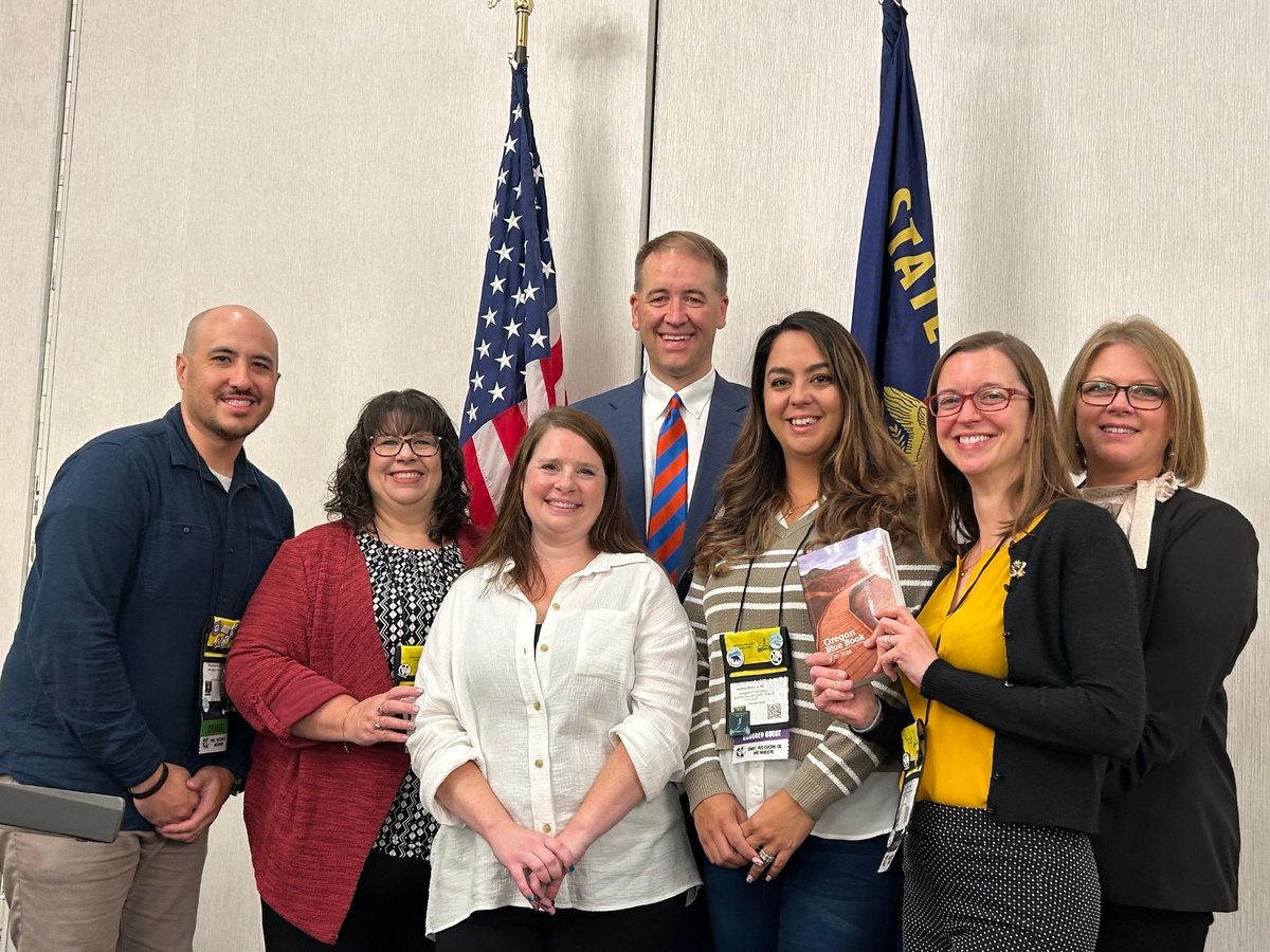 ORSecretaryRead's tweet image. Municipal recorders help preserve their communities&apos; stories and keep local government running smoothly. I am grateful to the Oregon Association of Municipal Recorders (OAMR) for all they do, and for welcoming me to their conference.