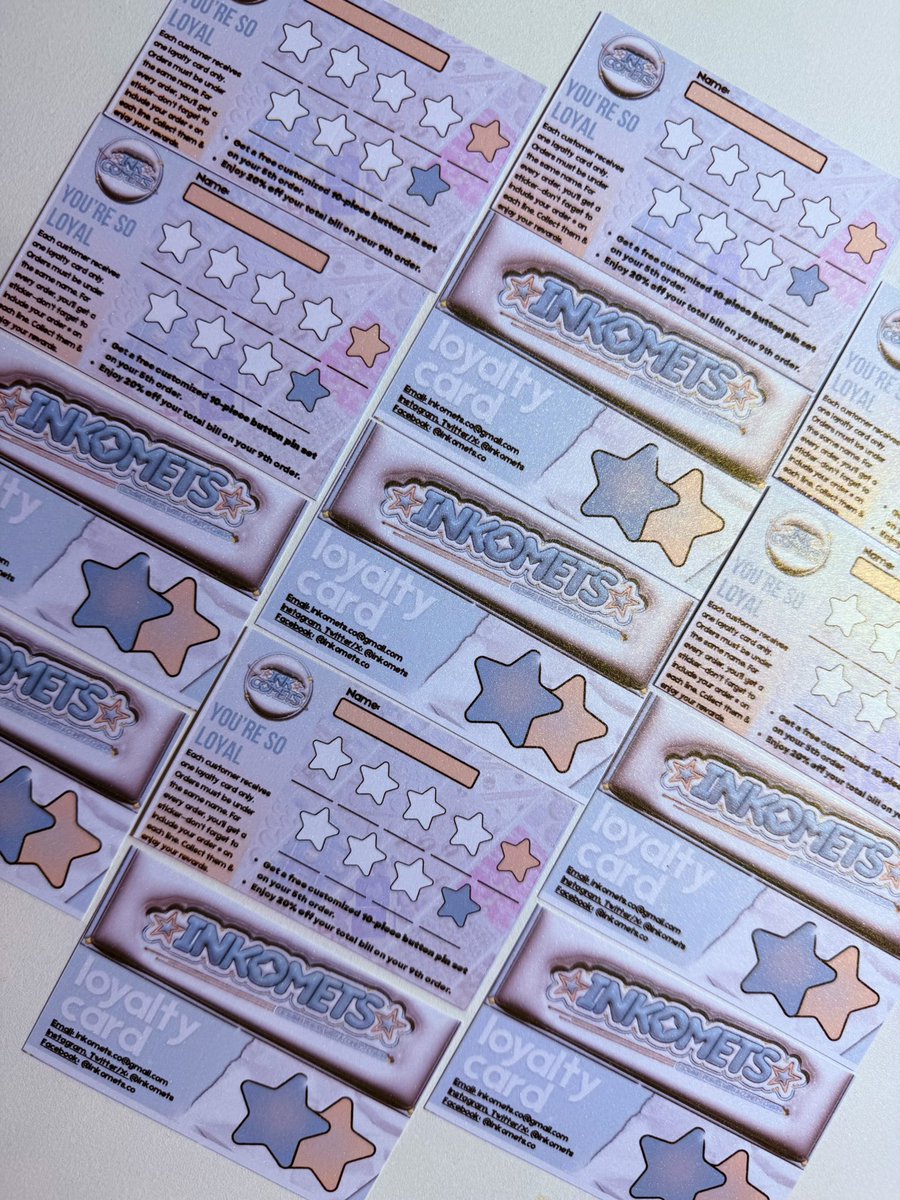 inkomets's tweet photo. 𝘺𝘰𝘶’𝘳𝘦 𝓈𝑜 𝘭𝘰𝘺𝘢𝘭! ★

➜ our prints come with perks! 💌
FREE custom pins to BIG discounts, we’re making every print extra worth it! your loyalty deserves to be rewarded! ⭐️🎁

★ order now to get your card &amp; start earning exciting rewards! https://t.co/AvV00otQ29