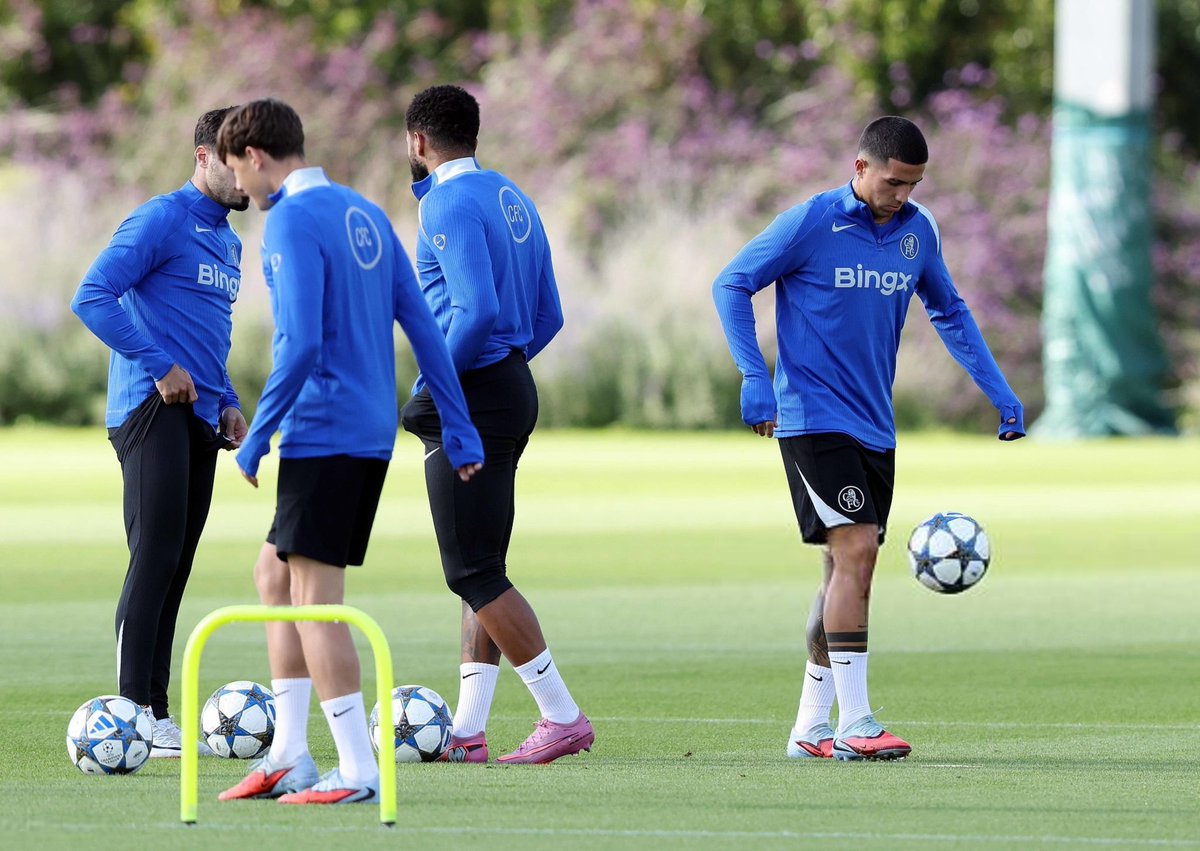 Mohxmmad's tweet photo. The boys 📸 #UCL https://t.co/o9GBVBK2Oq