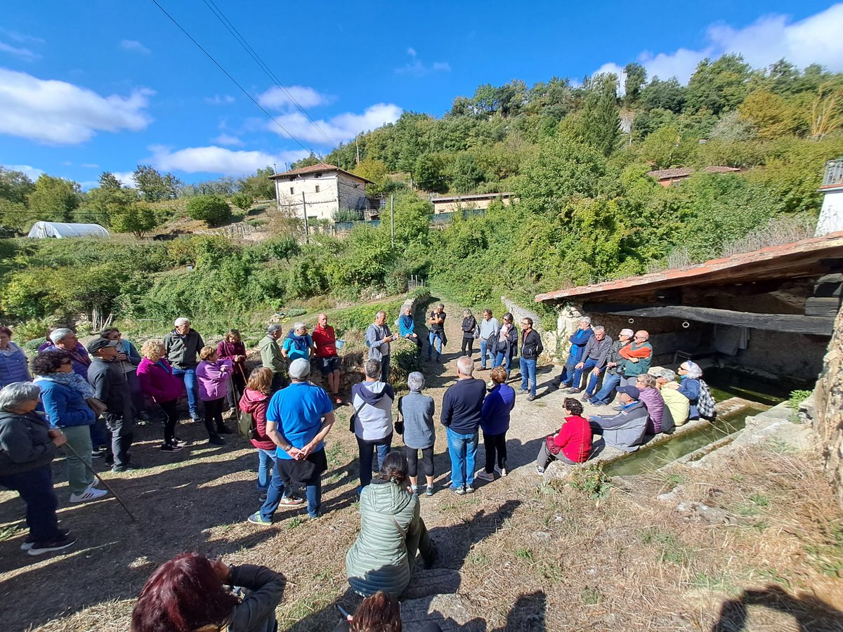 AcoaAke's tweet image. 🌿Día de las Comunidades de pastores de #Izki en el #concejo de #Korres 📸 @natourinG

🪶 Izkiko Artzain elkarteen eguna Korresko #kontzeju|an 

 #ArraiaMaeztu @MontanAlavesa #Araba #Alava