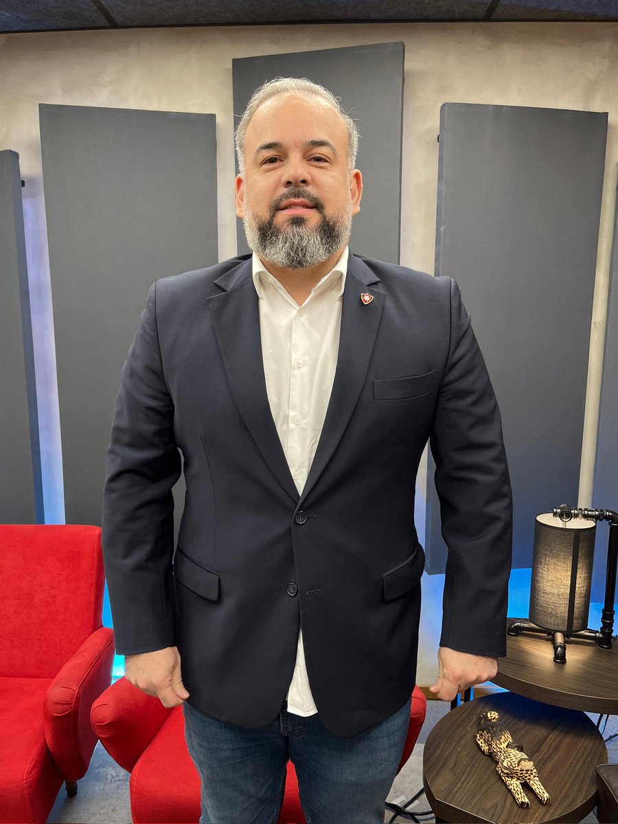 El 1 de Octubre se va a oficializar la candidatura de Carlos Rejala a la presidencia de #CerroPorteño y como Vicepresidente Ariel Martínez por el Movimiento Cerrista, con apoyo de SUMAR y Movimiento VITAL. 

Federico Ferreira será candidato a Miembro de la Comisión Directiva.