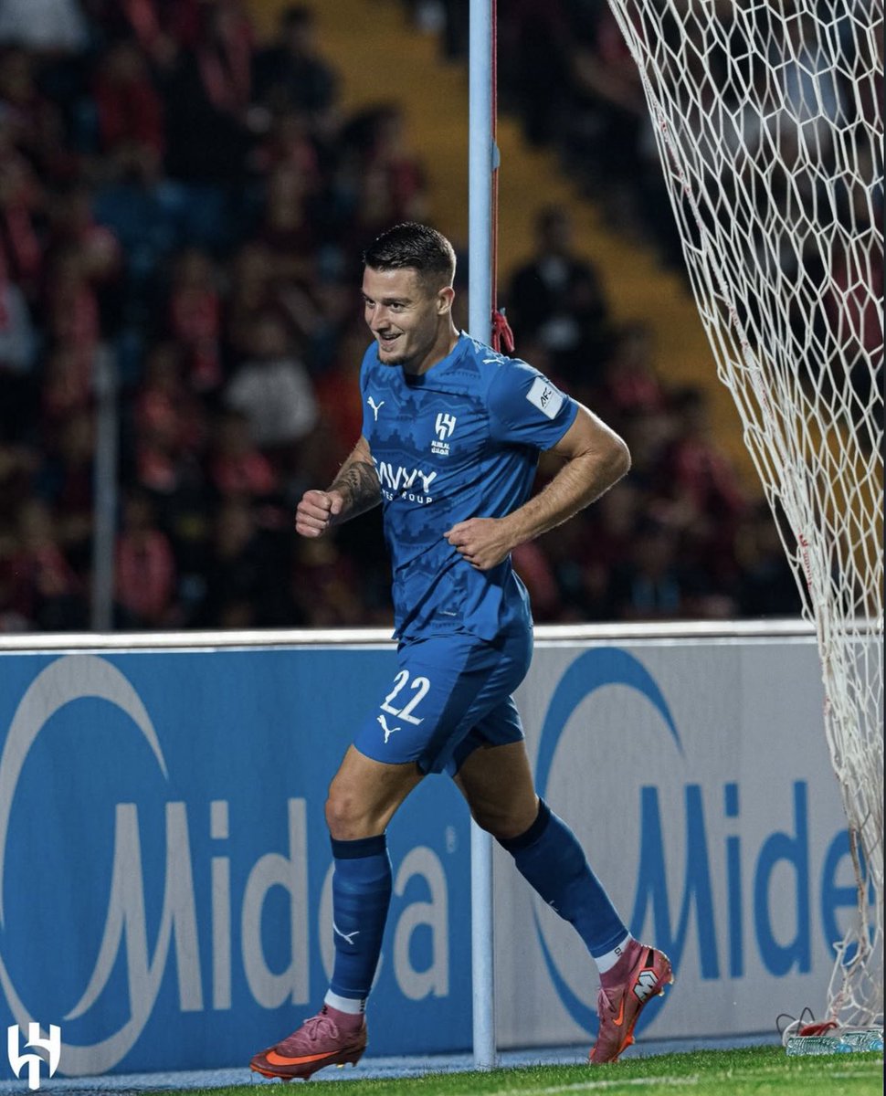 يثبت في كل مباراة ان الارقام لا تكذب وان موهبته اكبر من اي تجاهل .. 
من الظلم ان يُختصر عطاؤه في لحظة وهو في الحقيقة قصة كفاح تستحق التقدير والمدح والانصاف 

بالمناسبة.. ليو رجل المباراة مع سافيتش بلا شك 💙