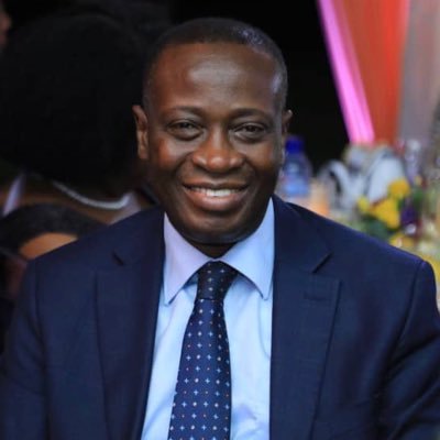 #RDC #Economie:L'appréciation du Franc congolais va se poursuivre au détriment du dollar et très bientôt les effets vont se ressentir sur le panier de la Ménagere.Même le prix des denrées les plus consommées notamment le pain sera reçu à la baisse.<a href="/DMukokoSamba/">Daniel Mukoko Samba</a>,VPM de l'économie.