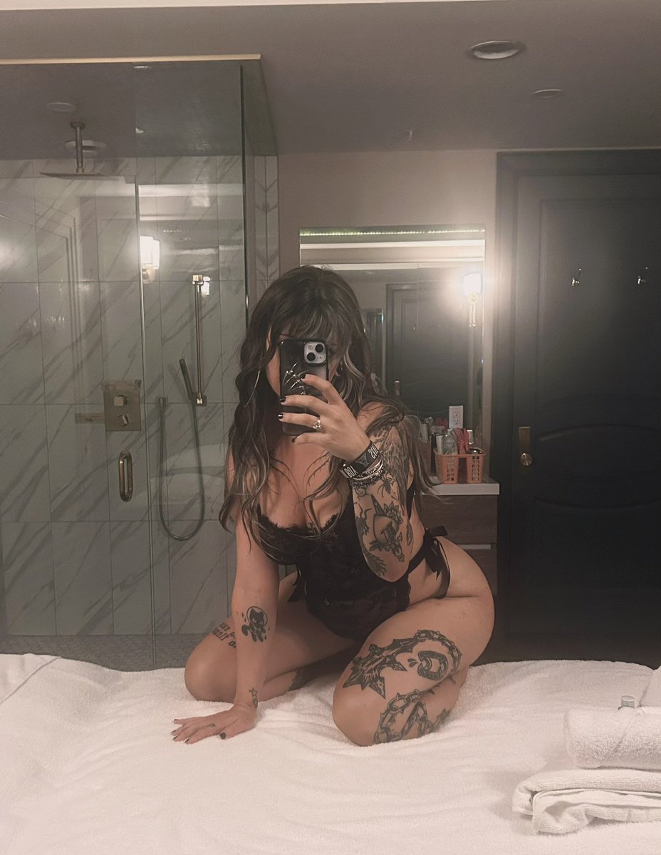 𝕰𝖑𝖑𝖎𝖊 tweet media