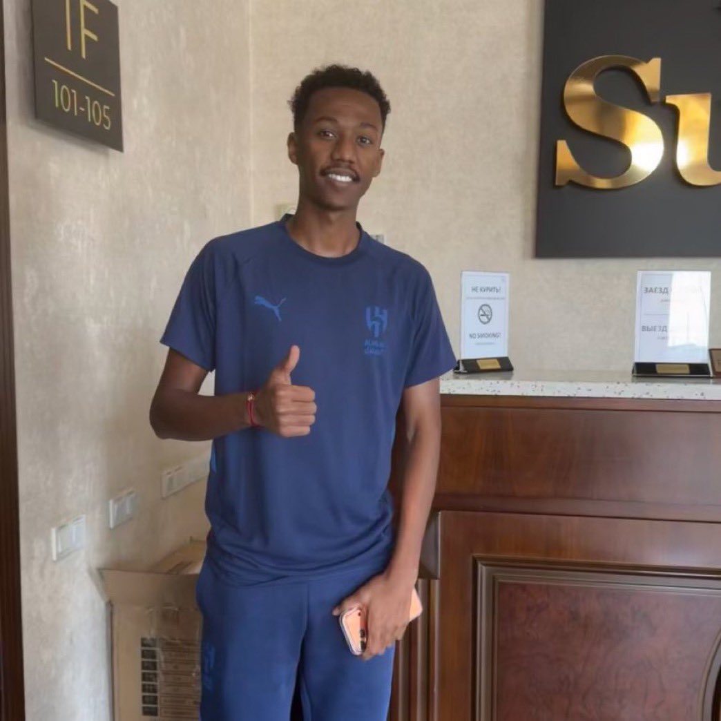 السلح ذا من ذود التشوه الكروي اللي عنده ماخذ كبتنيه 

#الهلال_ناساف