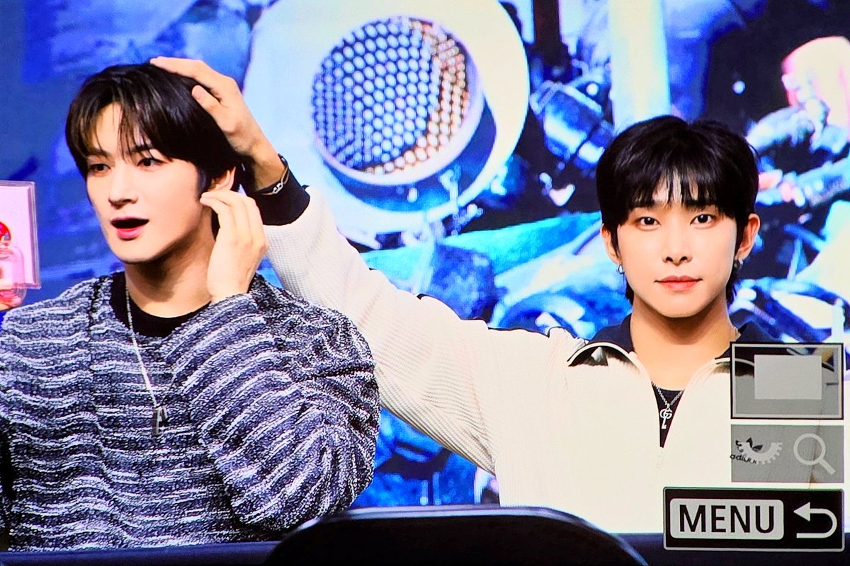 SUN000725's tweet photo. 250929
#TRENDZ #트렌드지
#LEON #리온 #YOONWOO #윤우 https://t.co/qIFs5zOdeB