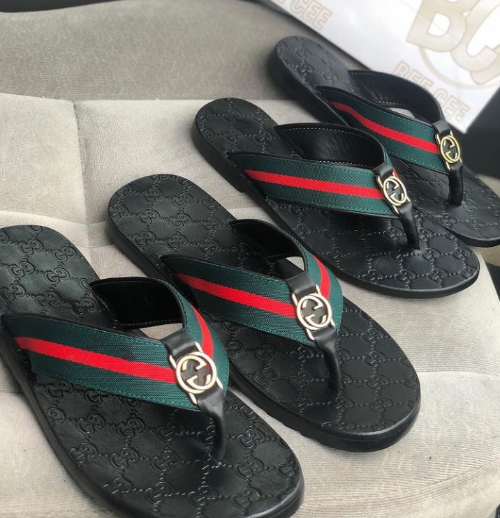 Ozfootgear's tweet photo. Wrap your feet in comfort and your heart in joy! 😌 Our handmade slides are the perfect treat for your hardworking feet. #HandmadeSlides #CozyFeet
🏷️27,000 https://t.co/v2SvVsNXXk