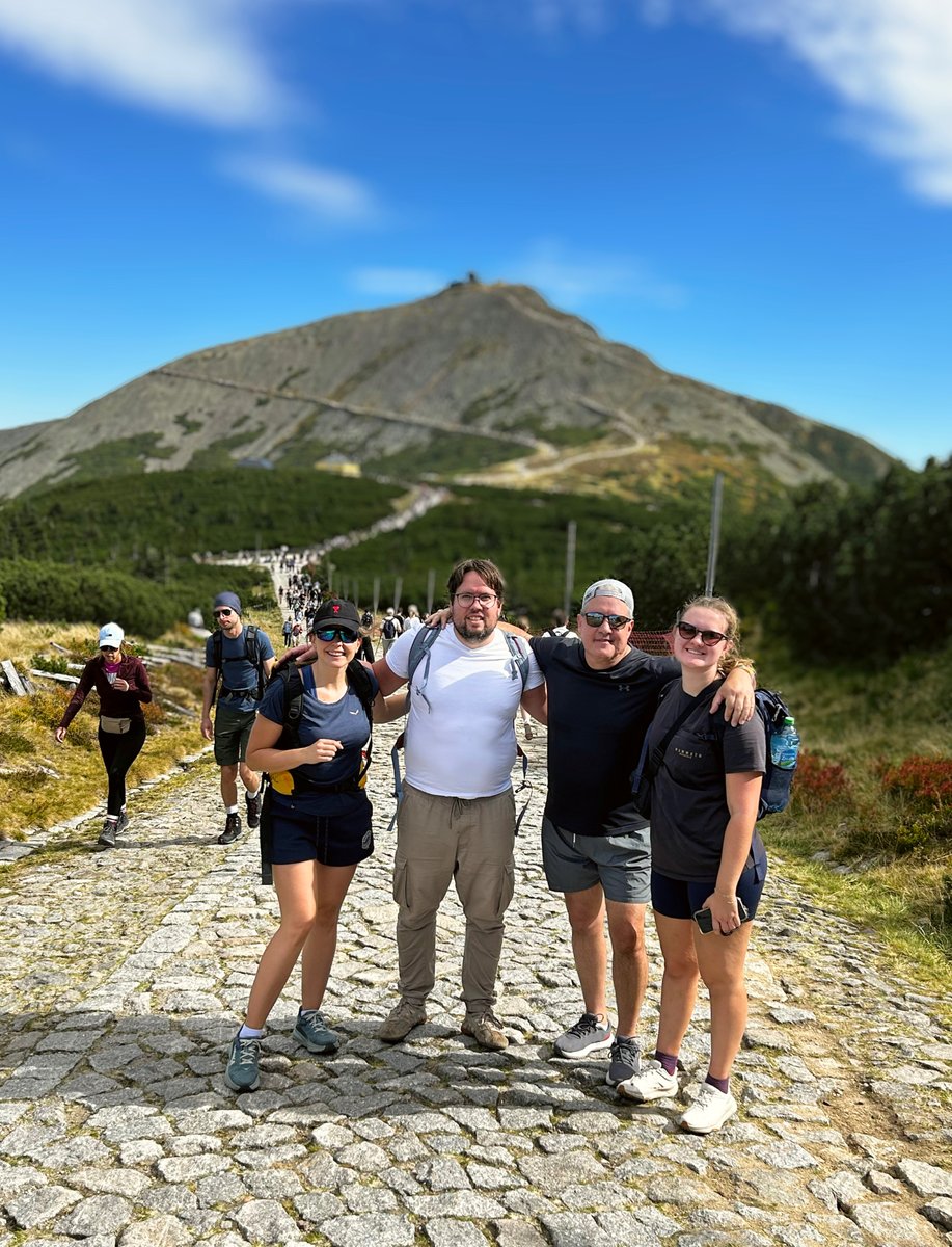 blulinesolution's tweet photo. Partner-driven success means going the extra mile! From hiking Śnieżka Mountain with Blulog to dining with Innolabel in Belgium, our Voice of the Customer roadshow took us through Kraków 🇵🇱, Koblenz 🇩🇪, and Keerbergen 🇧🇪. Here’s to strong partnerships and celebrating success! 🌍 https://t.co/aFDSogSAaX
