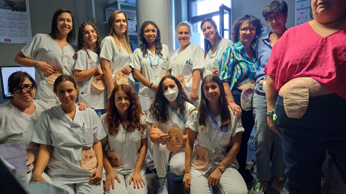 Día Mundial de las Personas Ostomizadas
El personal de la planta 10 del Hospital de León y la Consulta de Estomaterapia, nos hacemos una foto enseñando nuestras bolsas para dar visibilidad a todas las personas portadoras de una ostomía.
GRACIAS por vuestro trabajo #Ostomia