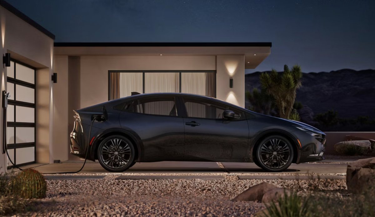 PburgToyota's tweet image. Coffee for you. Power for your Toyota.
While your ride charges up, so can you.
Happy National Coffee Day from all of us at Parkersburg Toyota ☕️🔋

#NationalCoffeeDay #ParkersburgToyota #ChargeAndGo