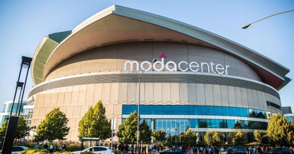 TeckNexus's tweet image. American Tower is bringing a neutral-host 5G DAS to Portland’s Moda Center—turning connectivity into core venue infrastructure ahead of the 2026–27 season.

tecknexus.com/moda-center-5g…
#5G #DAS #StadiumTech