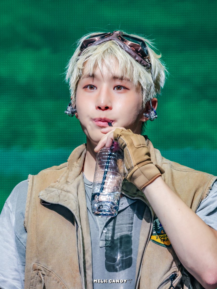 20250927 ZOONIZINI FANPARTY [Roll The Dice] in Seoul 낮공

정말 귀여운 강아지 같아 🐶

#아스트로 #진진 #ZOONIZINI #JINJIN #ジンジン #박진우 #RollTheDice