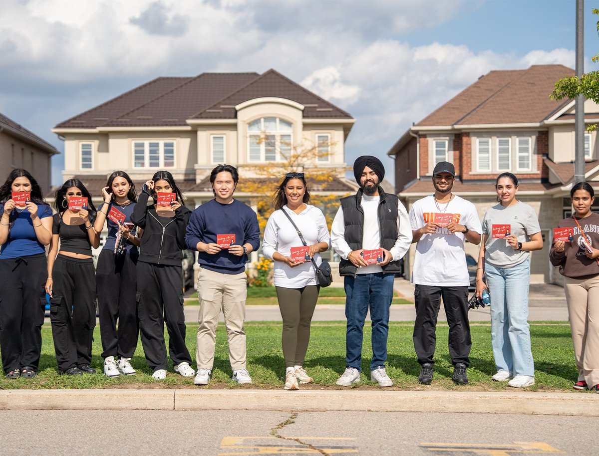 A big thank you to the volunteers who joined us all across Canada for this weekend’s Days of Action.

You are at the heart of our work to build Canada Strong.