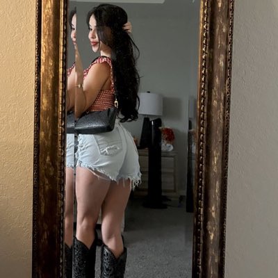 Liaamiaaa's tweet photo. #NewProfilePic https://t.co/6JdKa82e5g