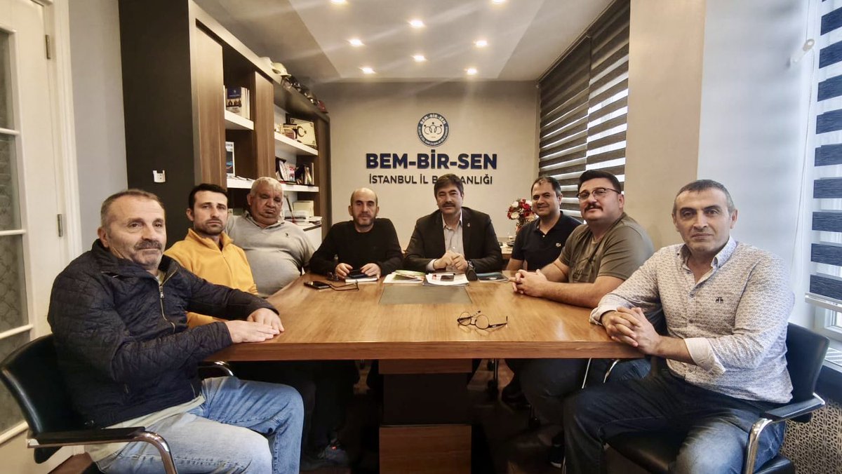 Genel Başkanımız 
Levent Uslu

İstanbul 9 Nolu Şube  
( İtfaiye Şube ) 
Yönetim Kurulumuzla 
bir araya gelerek istişare ve değerlendirme toplantısı gerçekleştirdi.

Birlik ve dayanışmamız, 
mücadelemizin en büyük gücüdür. 

<a href="/bembirsenitf/">BEM-BİR-SEN İTFAİYE 🇹🇷🚒🇹🇷</a> 
<a href="/karakashasan110/">Hasan Karakaş</a> 

#BemBirSen