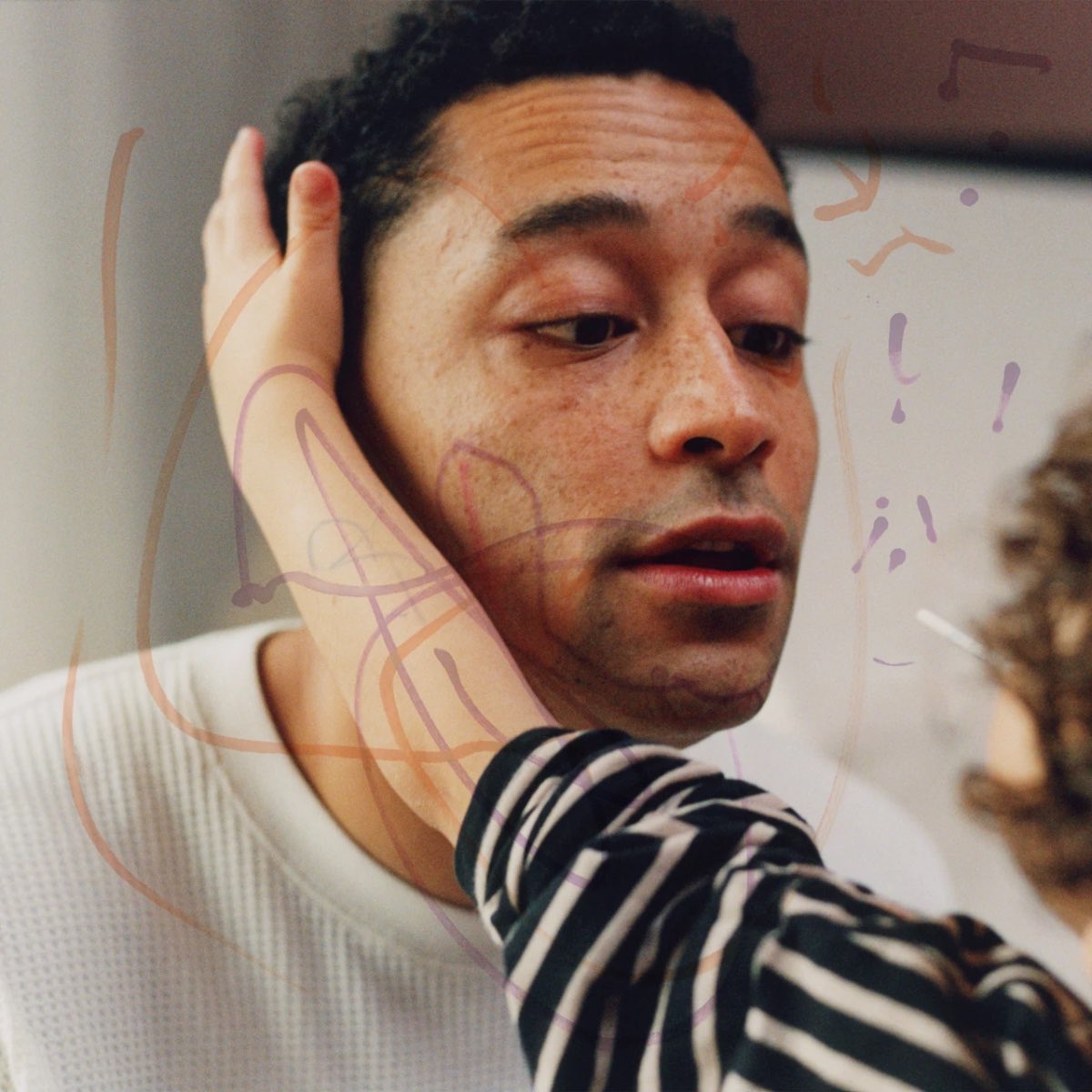 Komattel's tweet image. Loyle Carner - hopefully ! [Virgin EMI]

所謂まくしたて系のフロウとは対極にある彼のラップ・スタイルはより一層抑制的なものとなったおり。スムース・ホップ、メランコリック・ラップとでもいうべき独自のサウンドスケープを構築している。

#今週の一枚