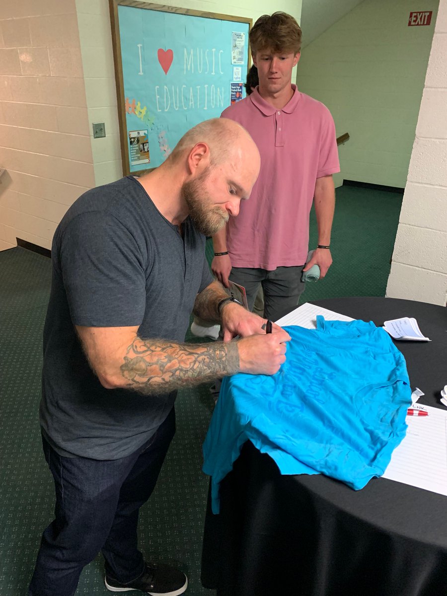 Last week, we kicked off our first CampusLNK fall networking event at Nebraska Wesleyan! After the TEDxNWU event, CampusLNK students got the chance to network with some of the incredible speakers! 🎉