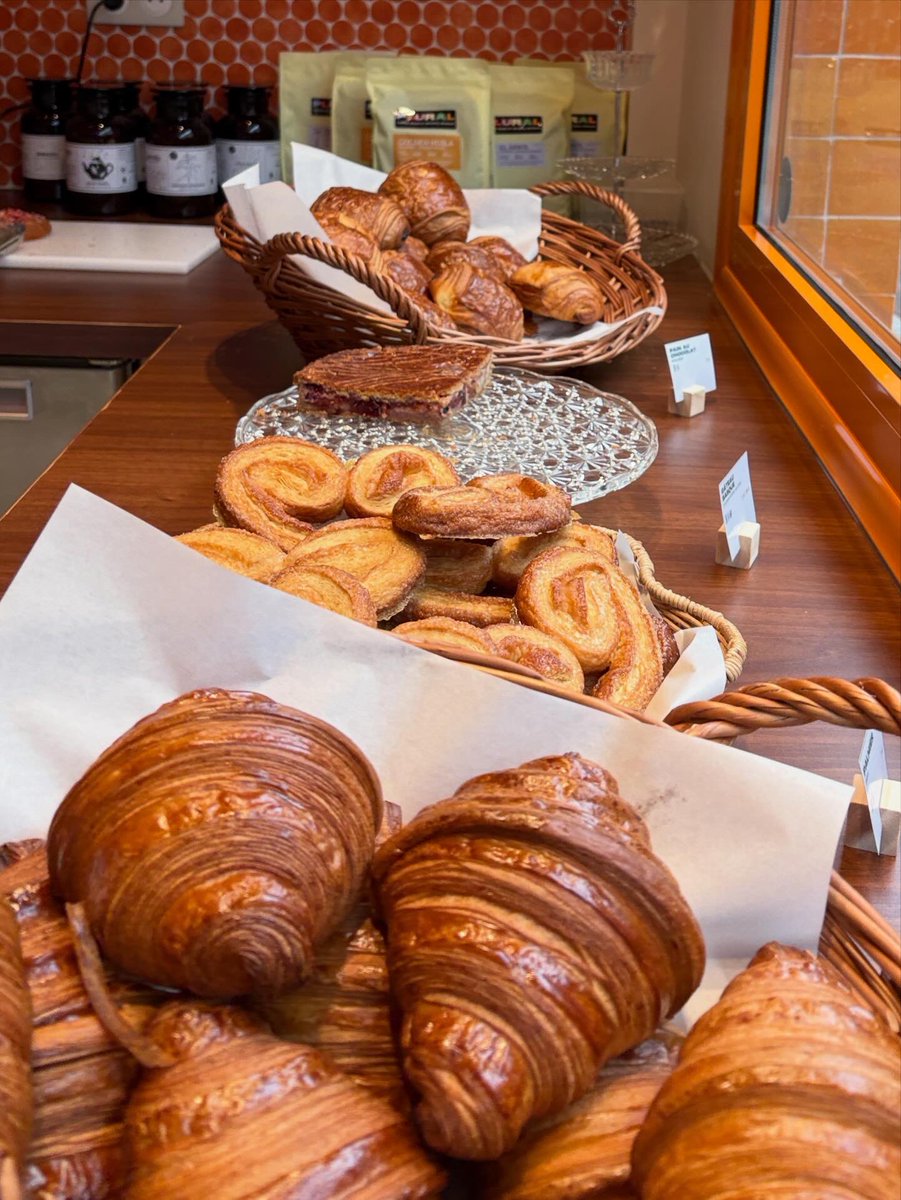 Les Tasters (@lestasters) on Twitter photo Pour les fada de pâtisserie ET de viennoiseries ! À Fadoli, nature saison et produits fermiers. On sent les influences de la dernière adresse de la pâtissière. Parfums originaux. Focaccia salée et café de spécialité Plural. Dans une rue hyper commerçante instagram.com/p/DPCACdaiJe8/… Pour les fada de pâtisserie ET de viennoiseries ! À Fadoli, nature saison et produits fermiers. On sent les influences de la dernière adresse de la pâtissière. Parfums originaux. Focaccia salée et café de spécialité Plural. Dans une rue hyper commerçante instagram.com/p/DPCACdaiJe8/…