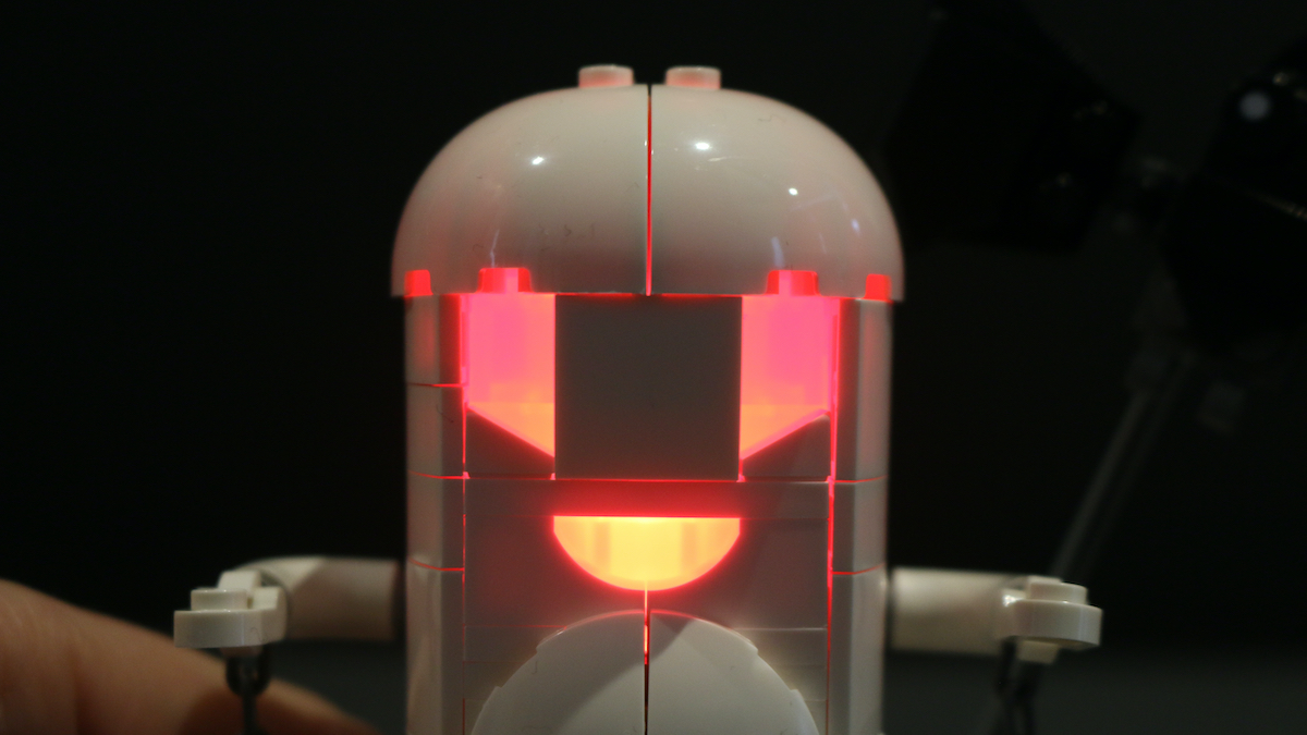 BrickFanatics's tweet photo. The latest light-up LEGO Creator gift-with-purchase is here in time for Halloween, and is just as cute he may be scary.

https://t.co/ohTEXidwA3

#LEGO #LEGOReview #LEGONews https://t.co/ApsCwFAX3P