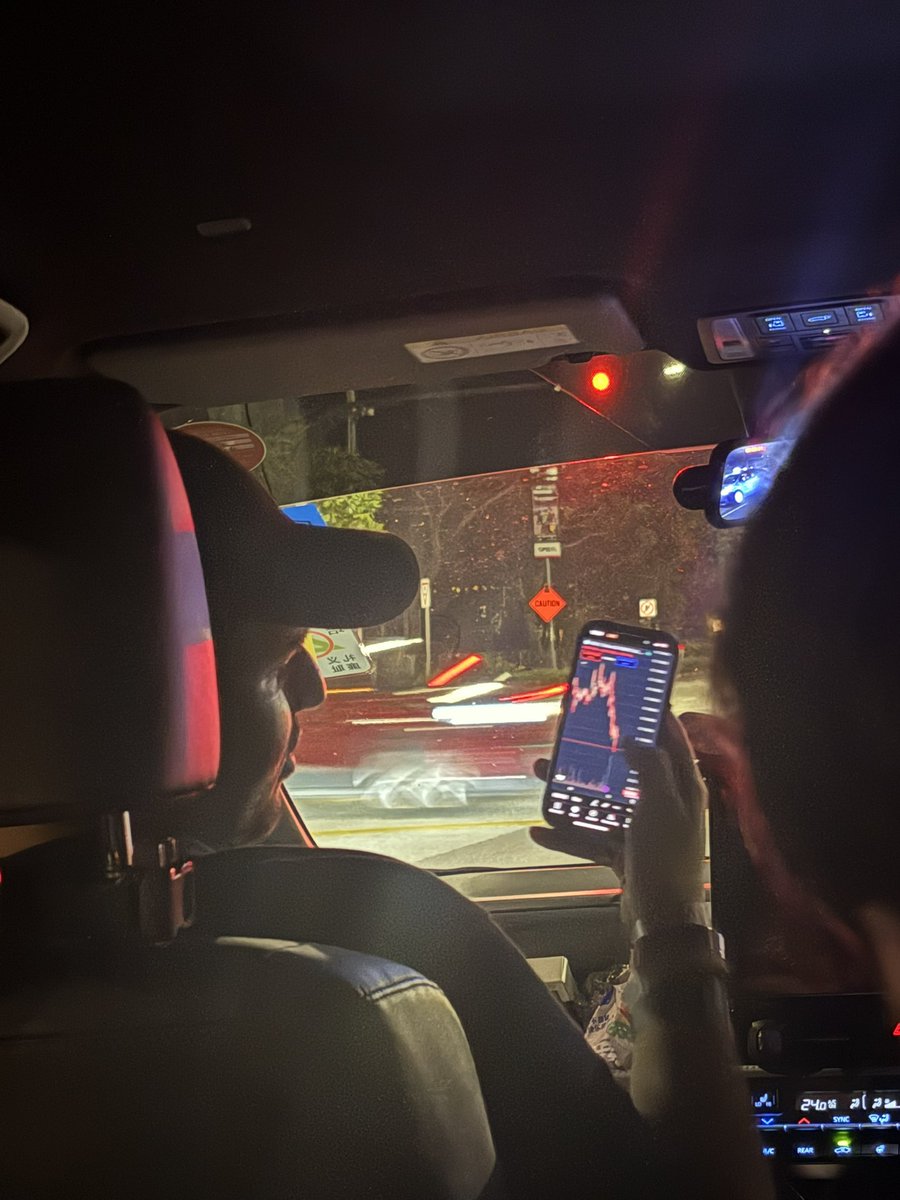 0xrishavb's tweet image. Find someone to look at me like this guys looks at the chart. 

#token2049 things