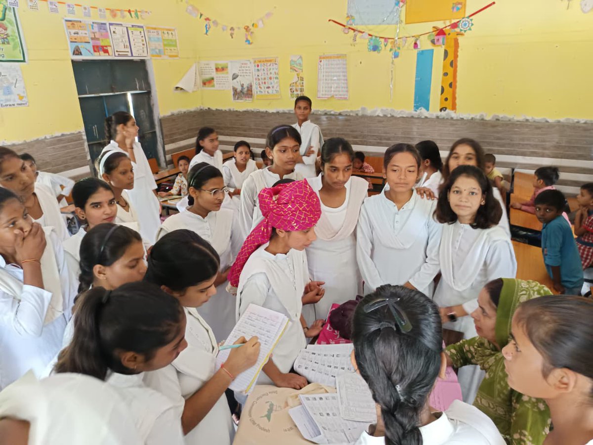 मिशन शक्ति के तहत ग्राम पंचायत फ़ैजपुर निनाना में बालिकाओं को मिली प्रधान, सचिव, सहायक की जिम्मेदारी*
*बालिकाएं बनी प्रधान, गांव का किया निरीक्षण, "मेरा गांव कैसा हो" का विजन देने पर हुआ चयन*
<a href="/uppanchayatiraj/">Panchayati Raj Department, GoUP</a> 
<a href="/BagpatDm/">DM Baghpat</a> 
<a href="/CDOBaghpat/">CDO Baghpat</a> 
#MissionShakti5