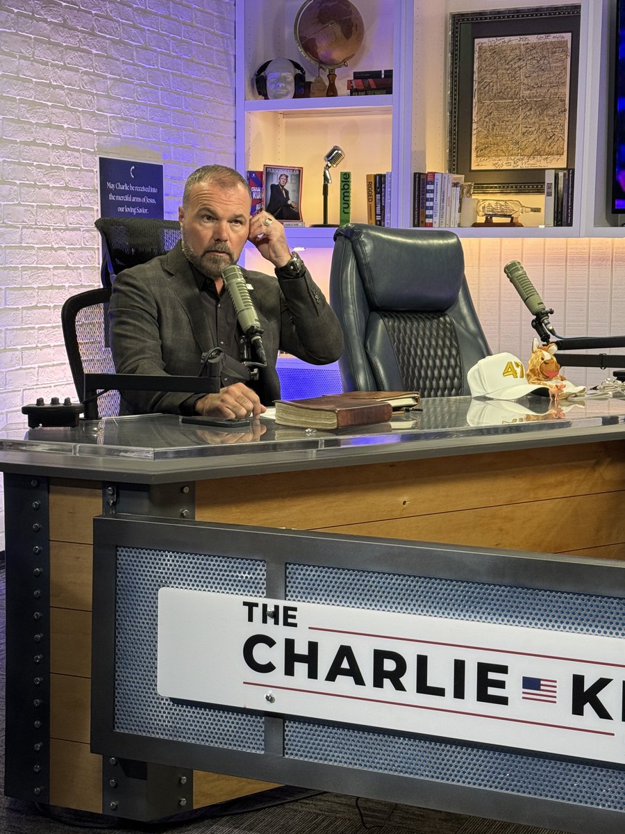 Pastor Mark Driscoll tweet media